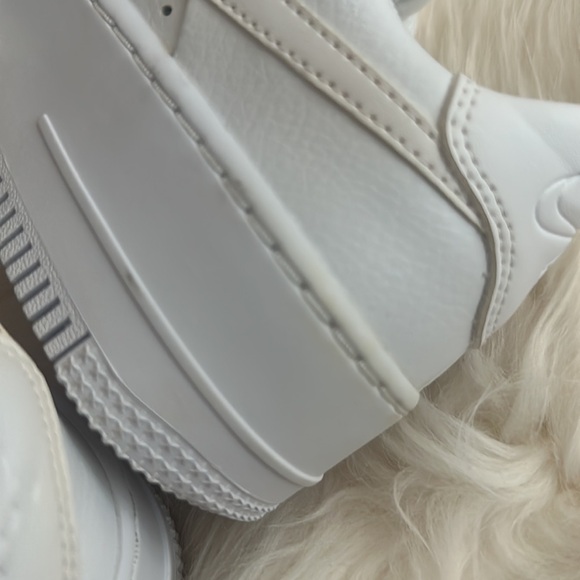 Air Force 1 Sage Low "Triple White" sneakers - Picture 8 of 11